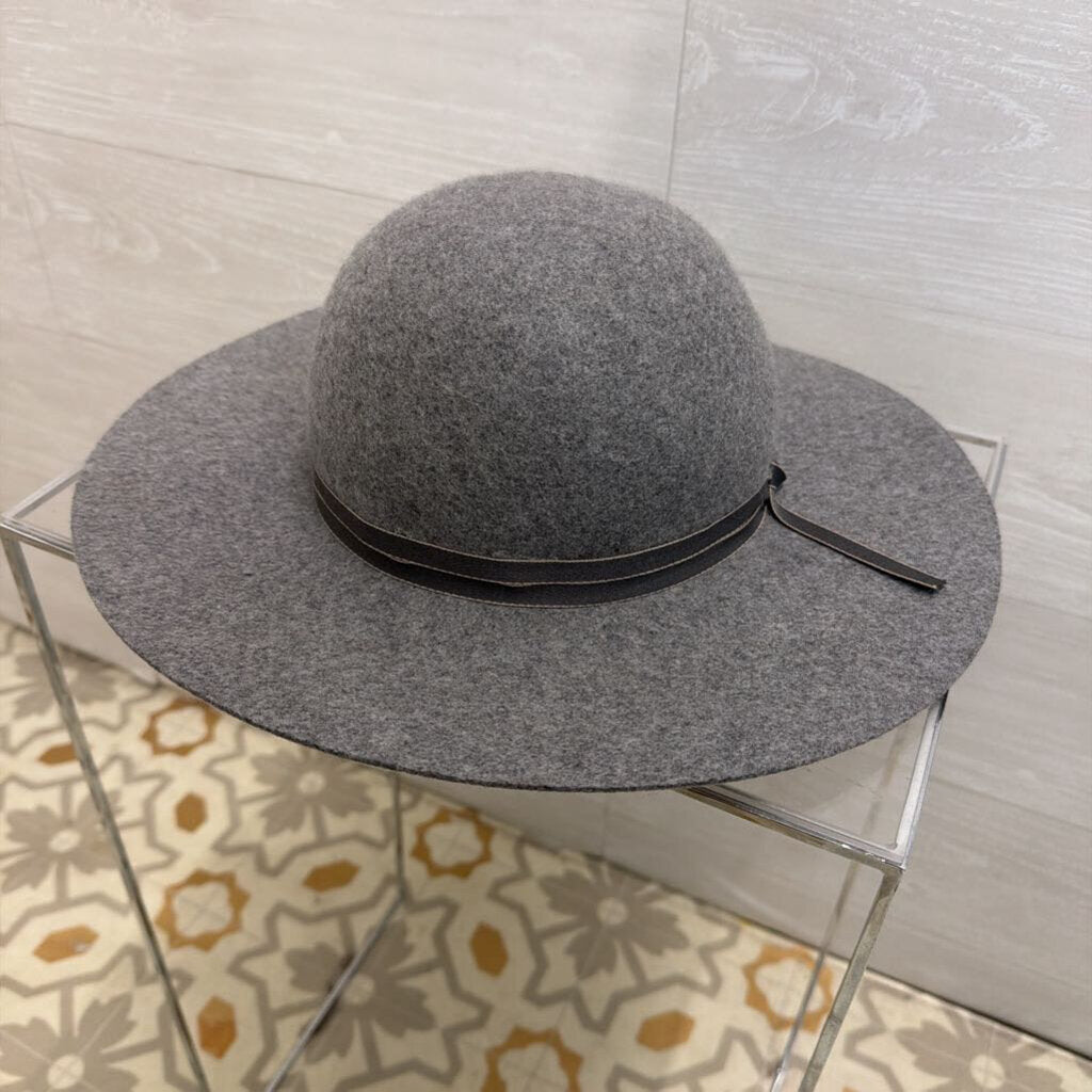 Grey Felt Round Brim Hat