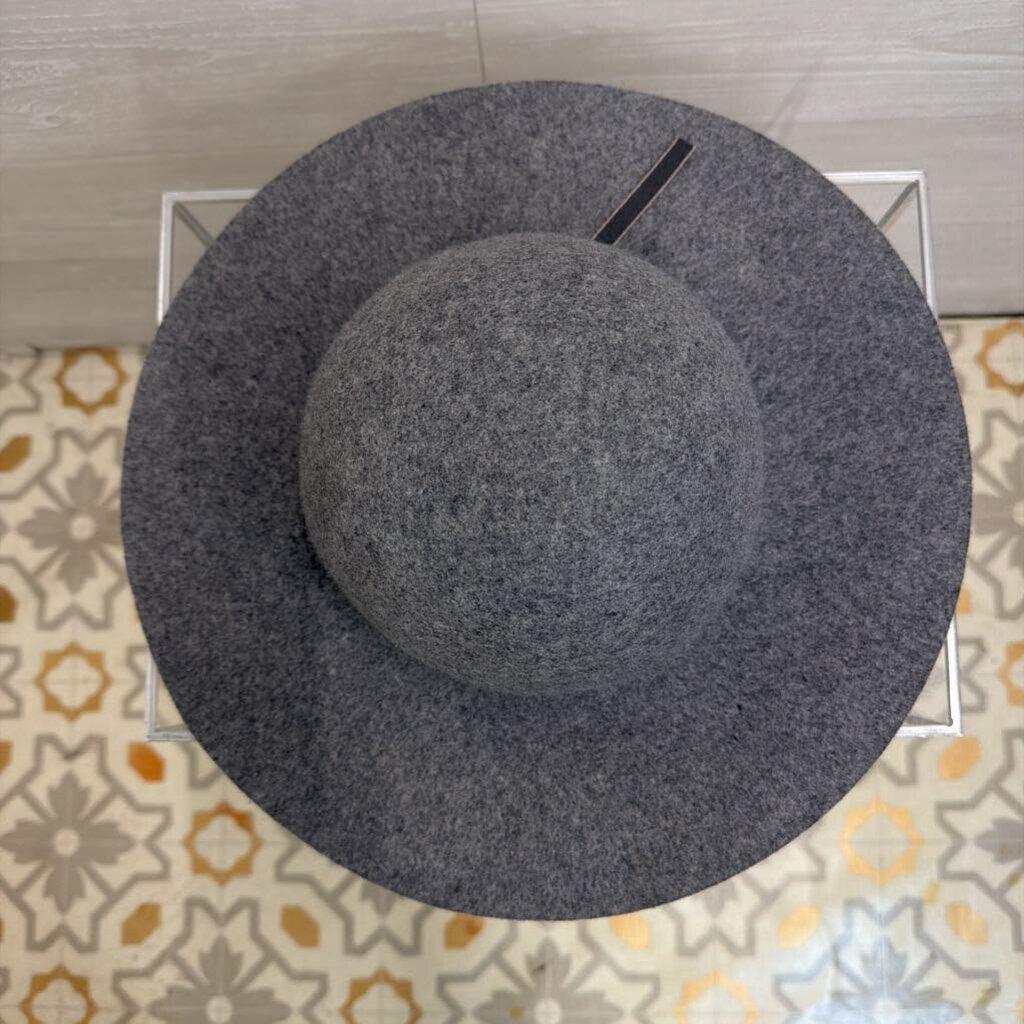 Grey Felt Round Brim Hat