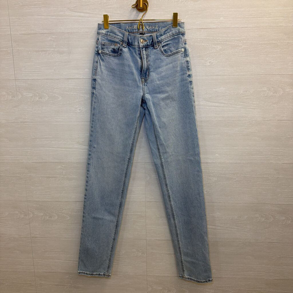 American Eagle Light Wash Super High Rise Straight Jeans 00 Long