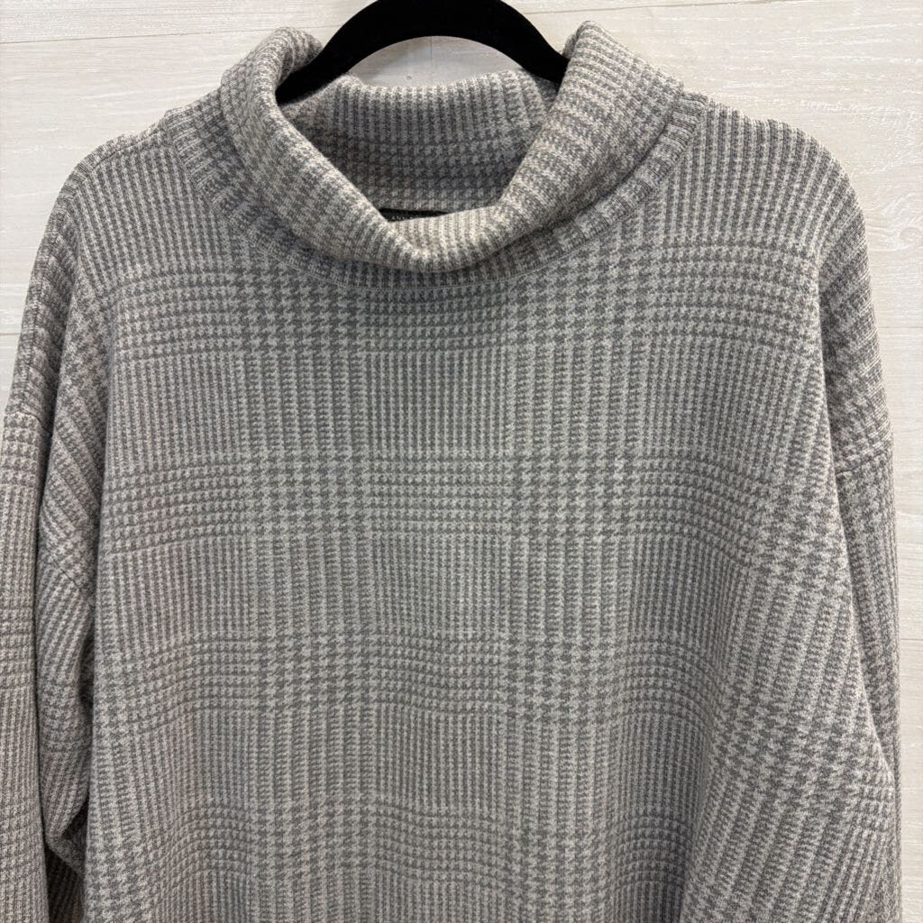 Ann Taylor Grey Plaid Cropped Turtleneck Top Large