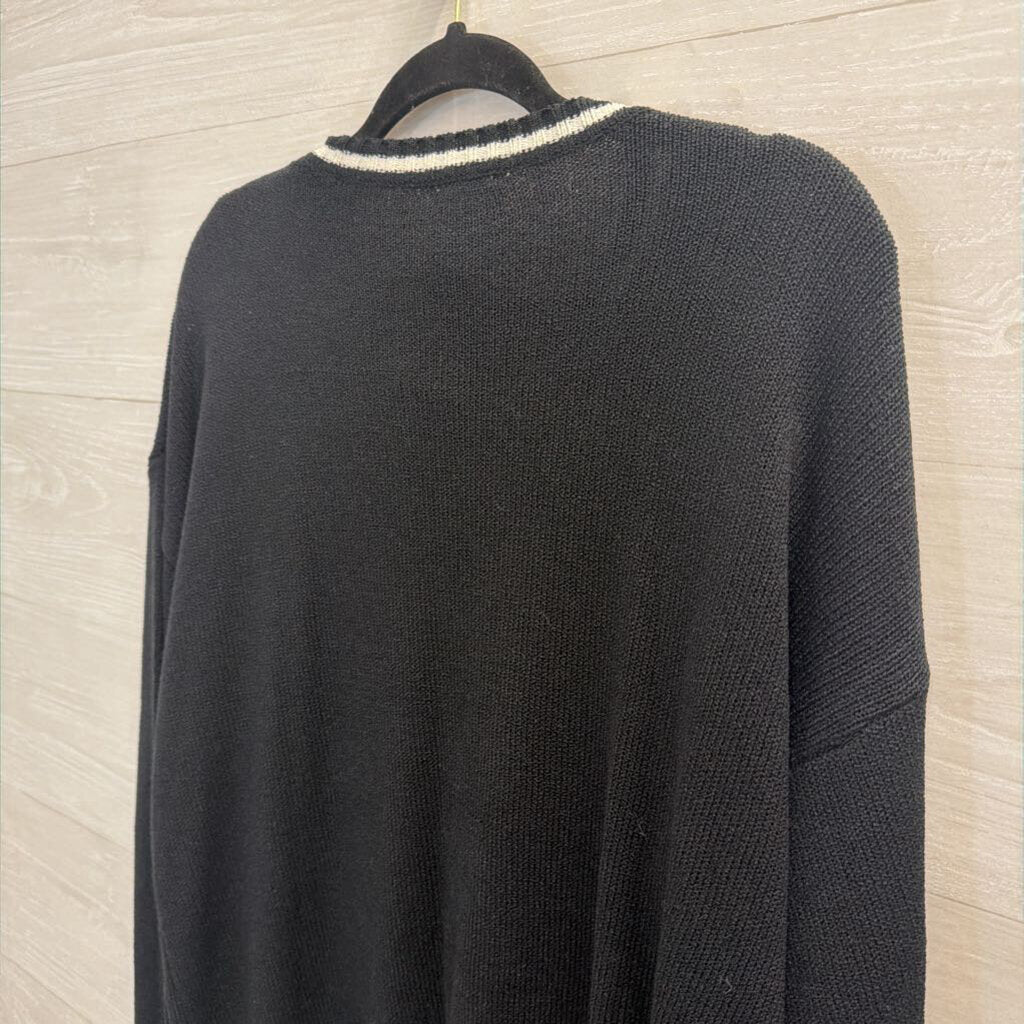Le Lis Black/ White Touchdown Sweater Medium