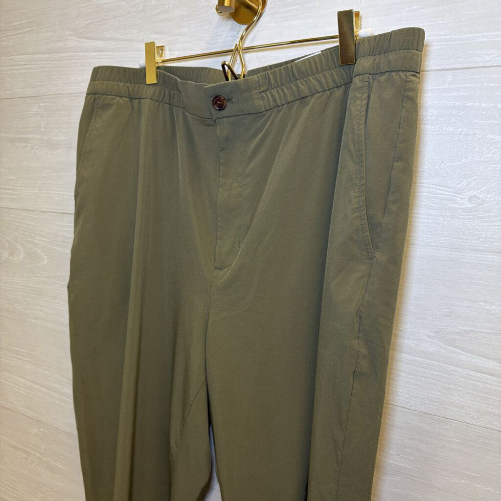 Banana Republic Green Lightweight Relaxed Pants Extra Large