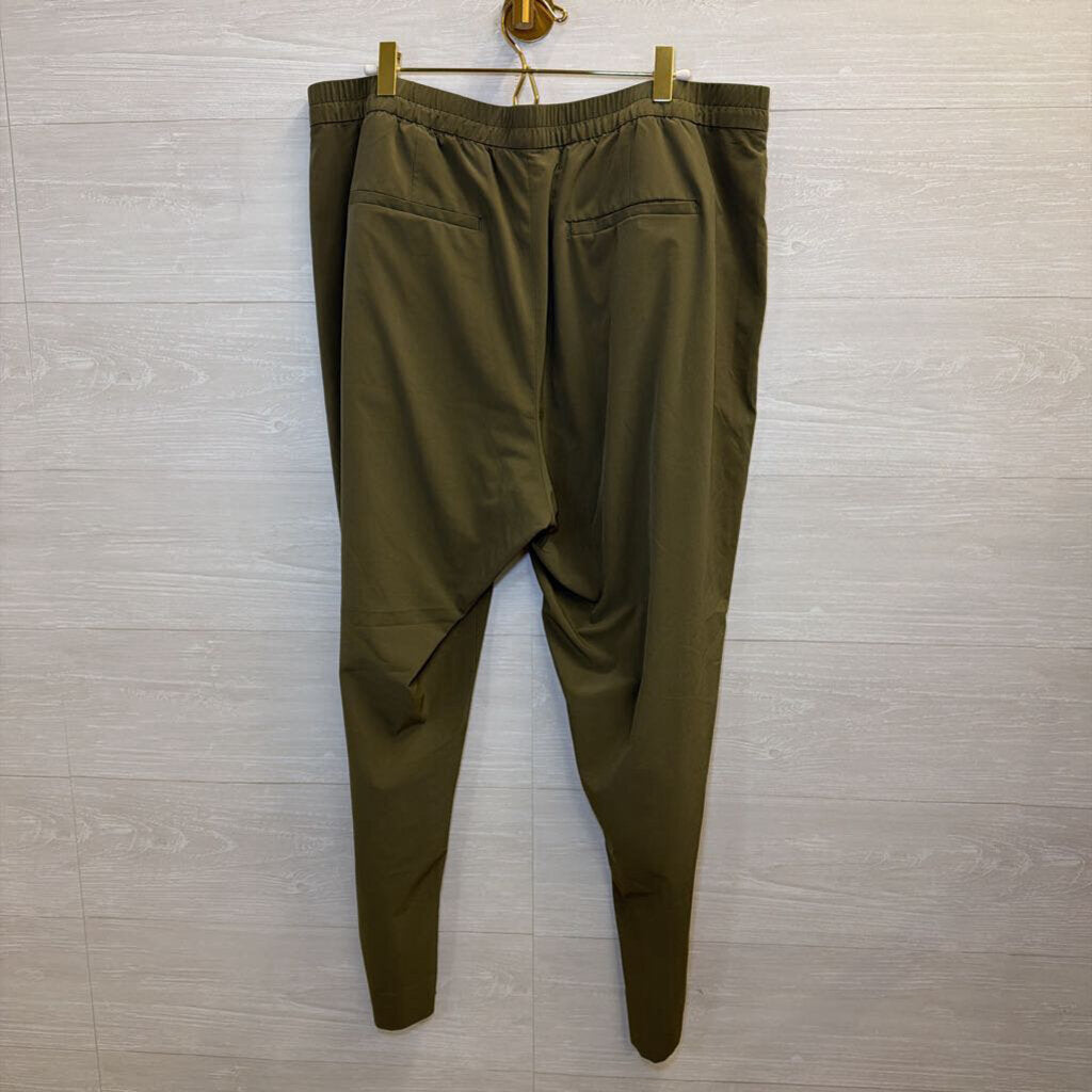 Banana Republic Green Lightweight Relaxed Pants Extra Large
