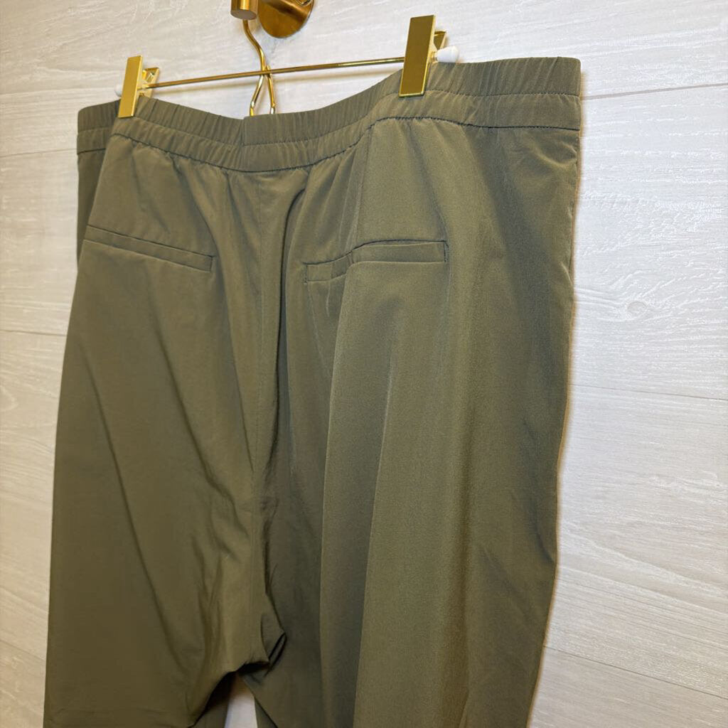 Banana Republic Green Lightweight Relaxed Pants Extra Large