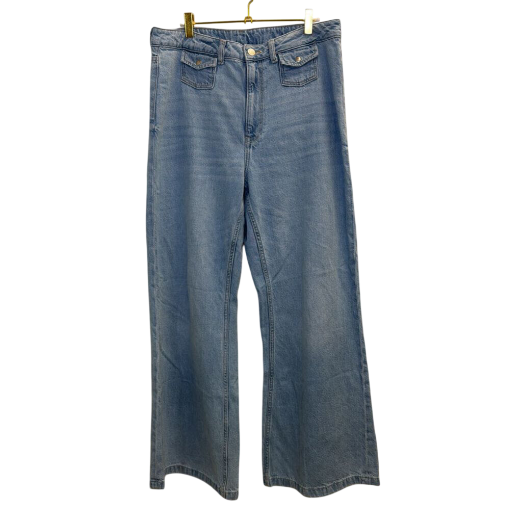 Light Wash Wide Leg Jeans 12
