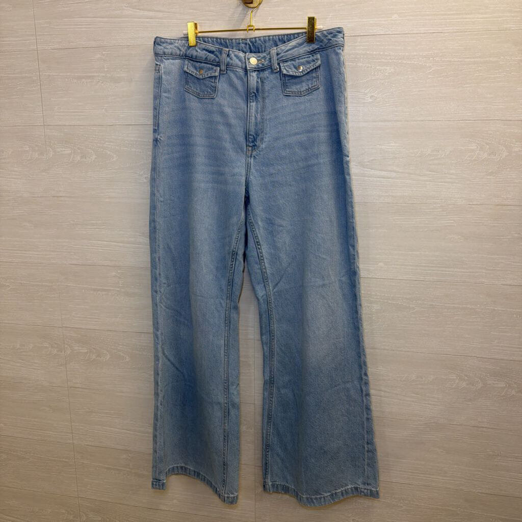 Light Wash Wide Leg Jeans 12
