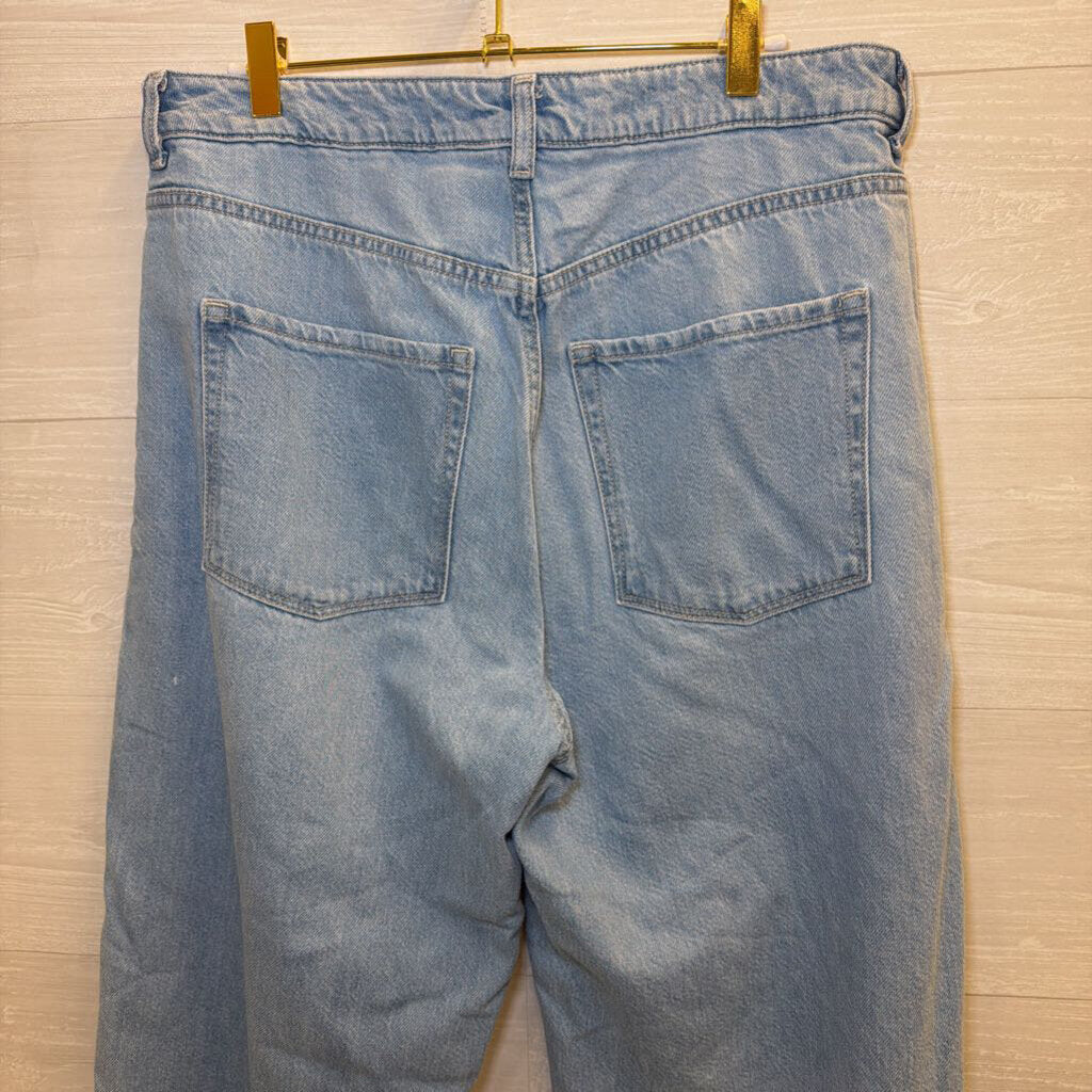Light Wash Wide Leg Jeans 12