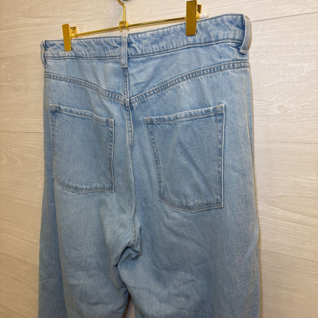 Light Wash Wide Leg Jeans 12