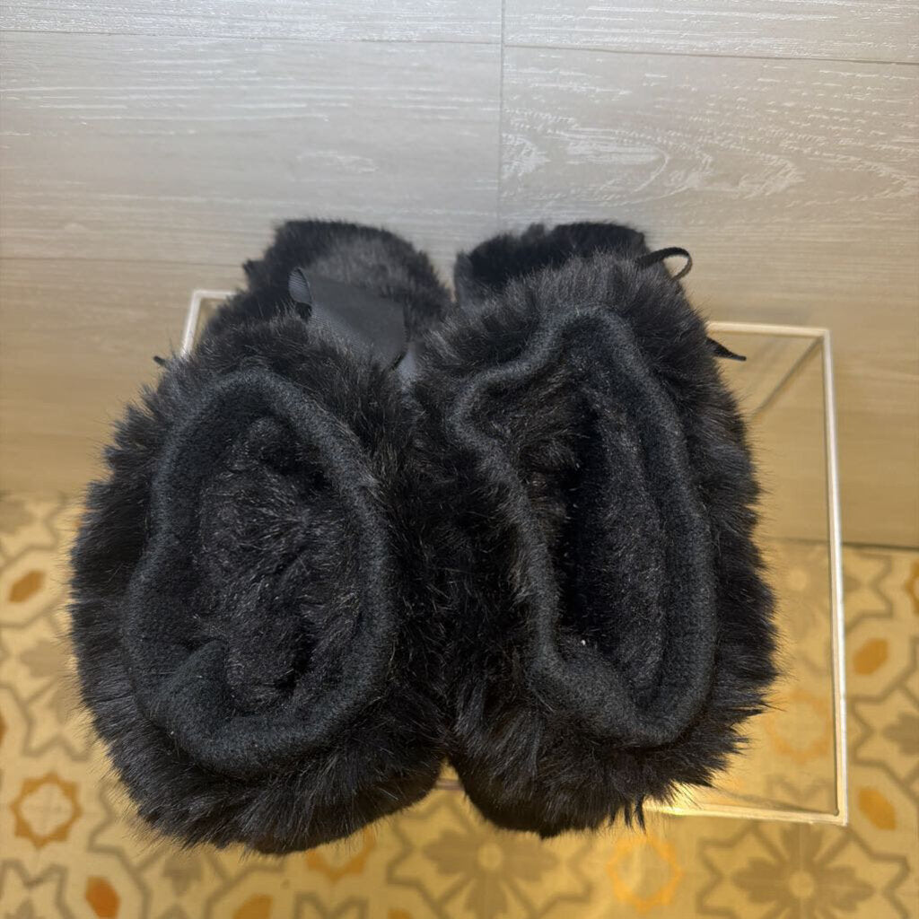 Fuzzy Black Slippers 8.0