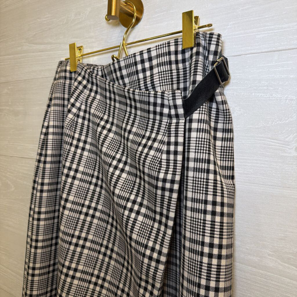 Black/White Plaid Wrap Skirt 4