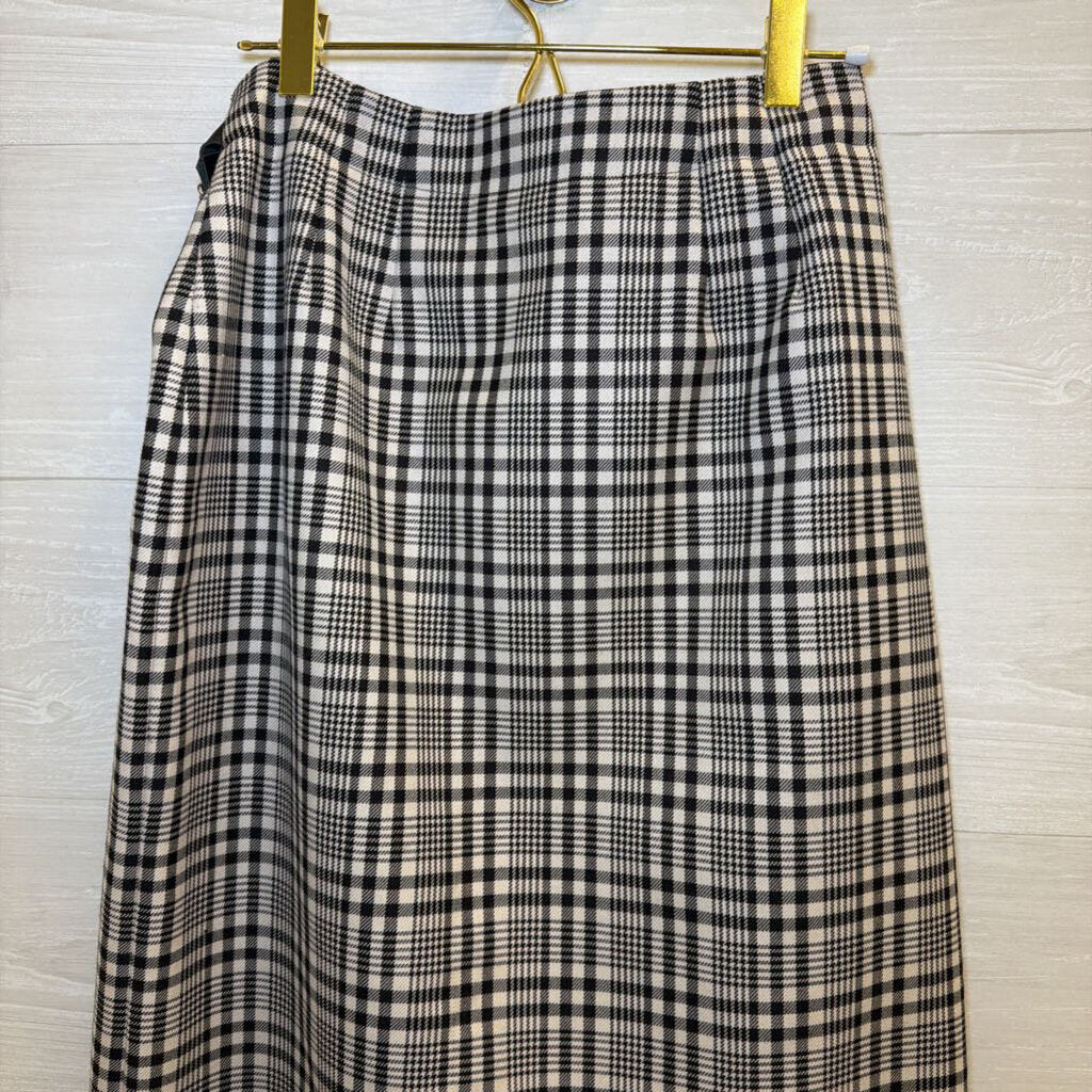Black/White Plaid Wrap Skirt 4