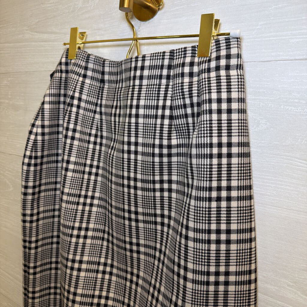 Black/White Plaid Wrap Skirt 4