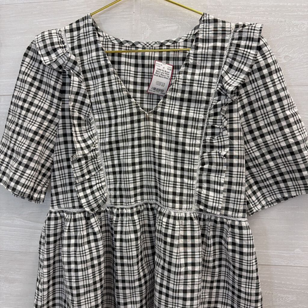 Black and White Short Sleeve Top Small