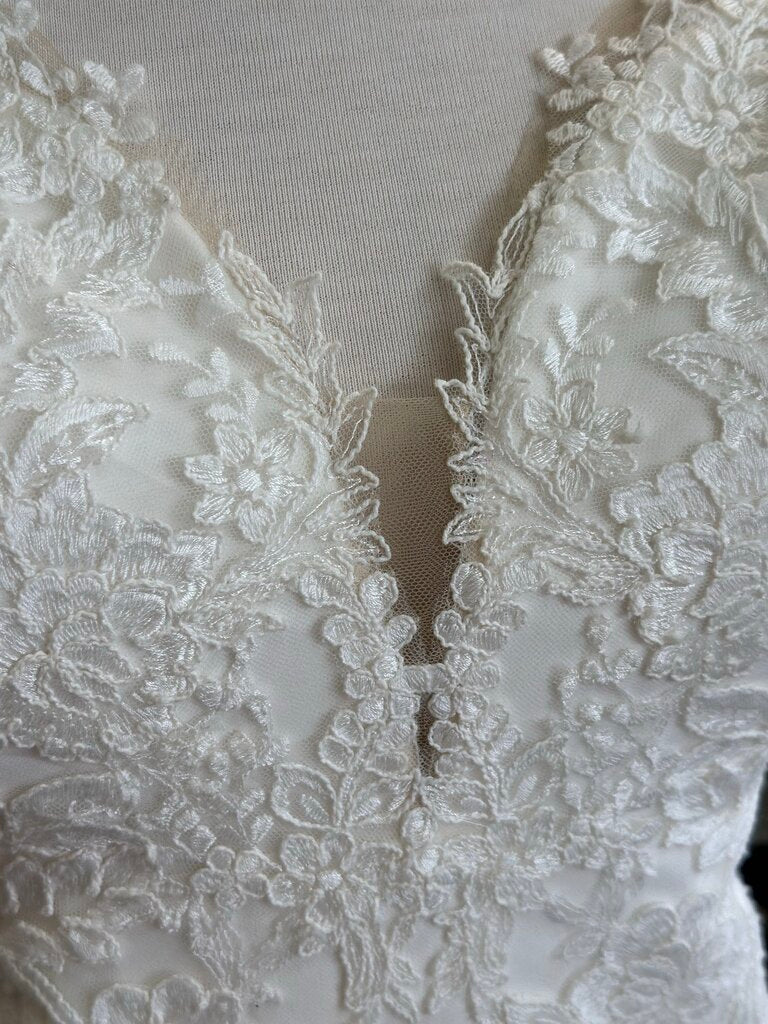 Allure Bridal Crepe/Lace Fitted Bridal Gown 14W 3351W