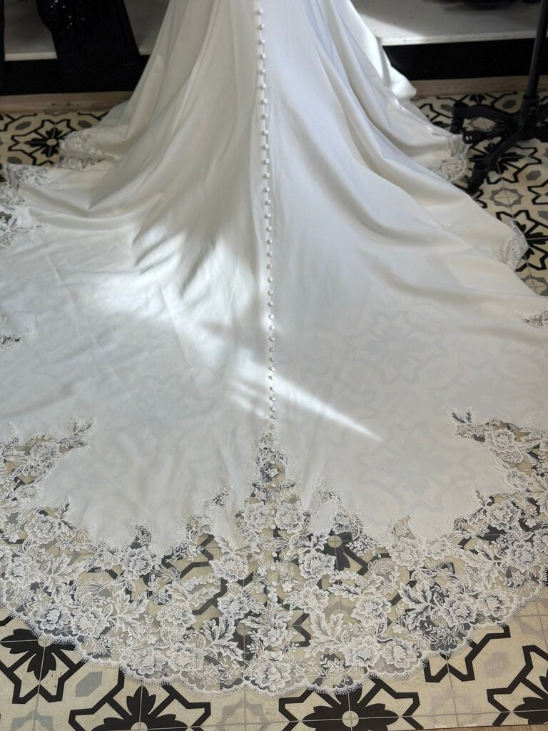 Allure Bridal Crepe/Lace Fitted Bridal Gown 14W 3351W