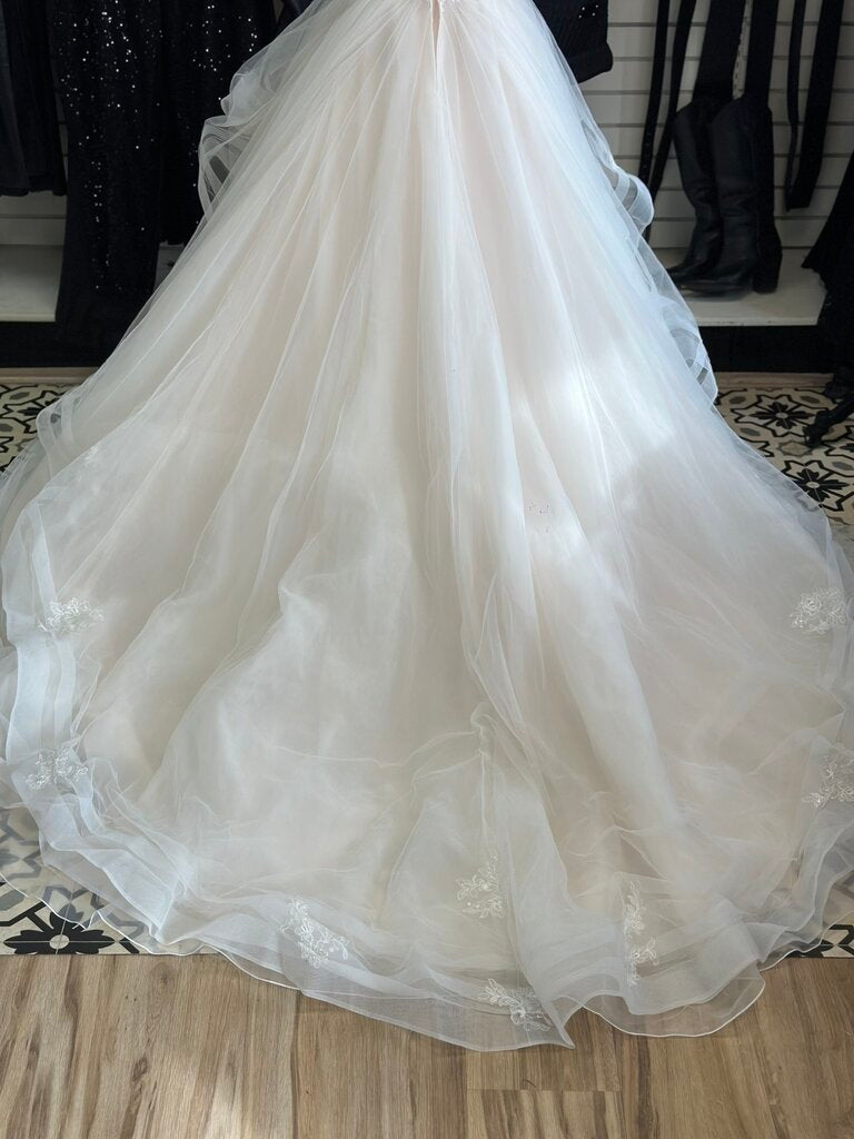 Pale Blush/Ivory Lace and Layered Tulle 10 Ball Gown