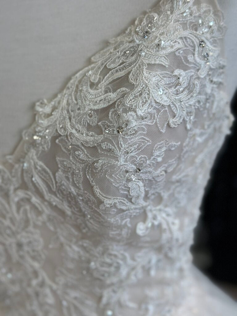 Pale Blush/Ivory Lace and Layered Tulle 10 Ball Gown
