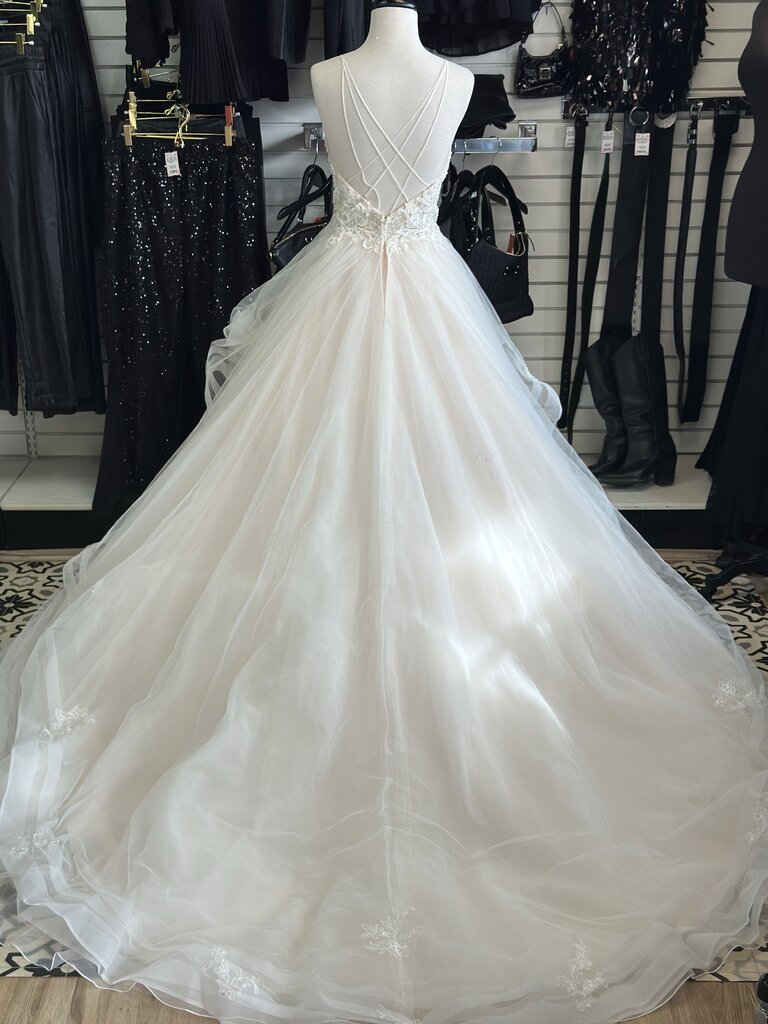 Pale Blush/Ivory Lace and Layered Tulle 10 Ball Gown