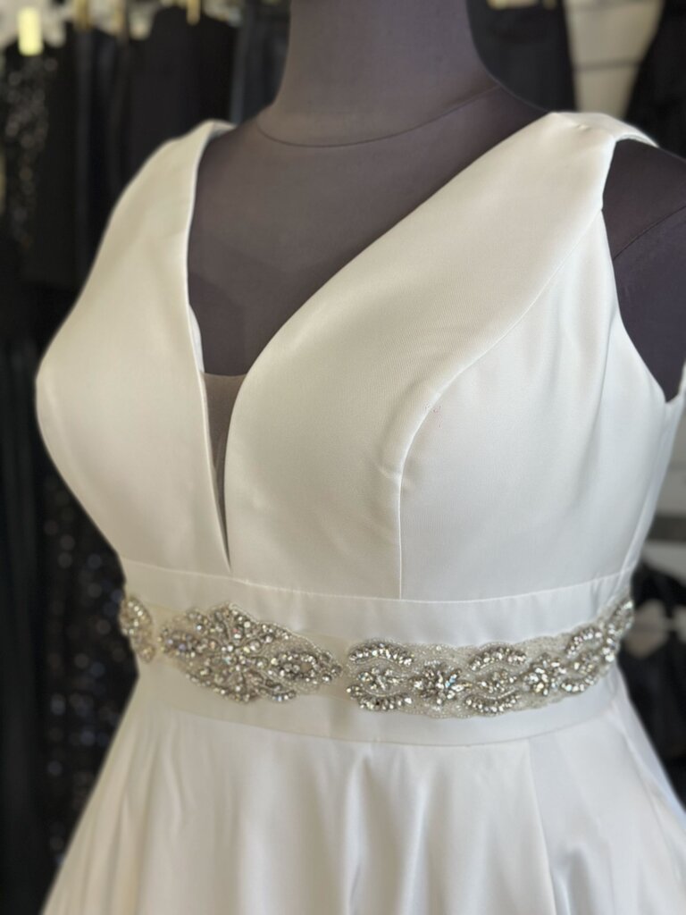 Stella York Ivory Sateen Twill A-Line Sleeveless Bridal Gown 24