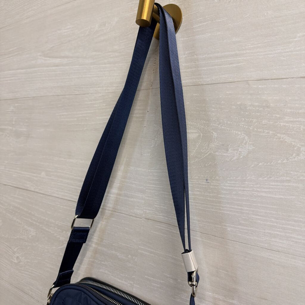 Lululemon Everywhere Belt Bag Navy