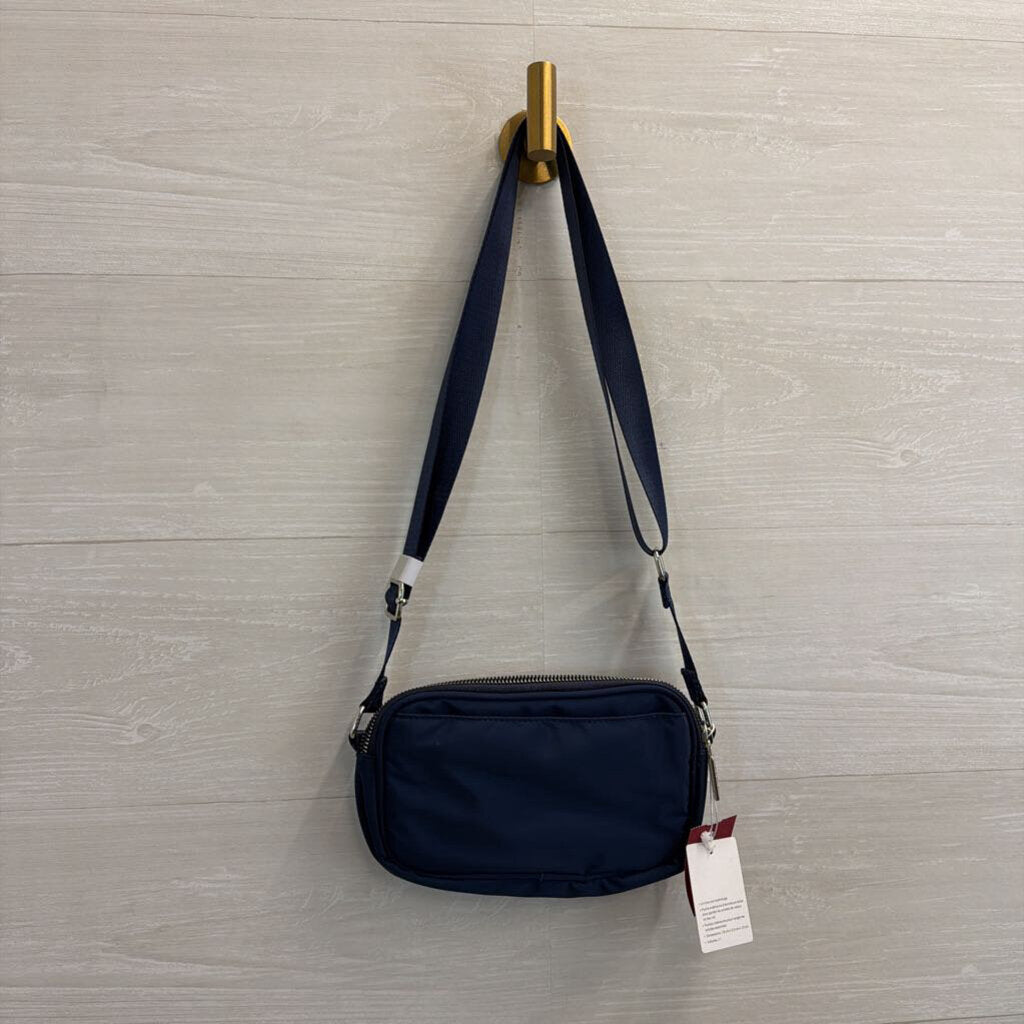 Lululemon Everywhere Belt Bag Navy