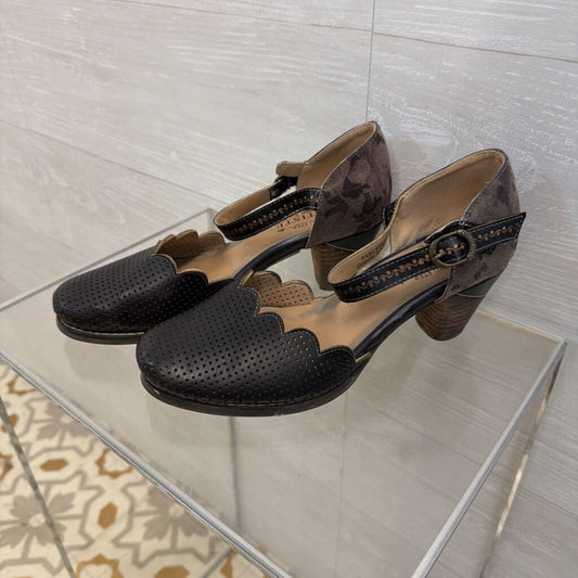 L'Artiste Black Parchelle Scalloped Ankle Strap Pumps 38