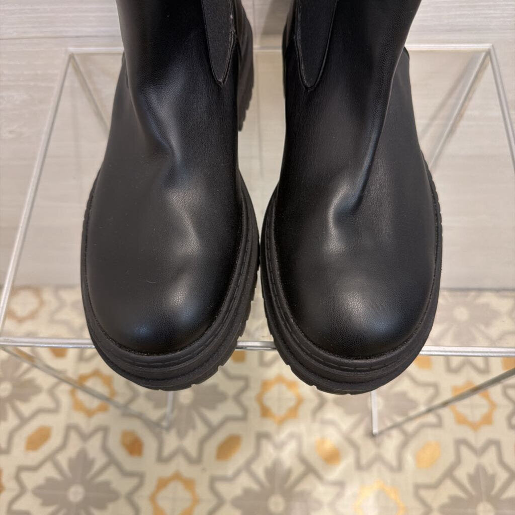 Good American Black Chelsea Lug Sole Combat Boots 8.5