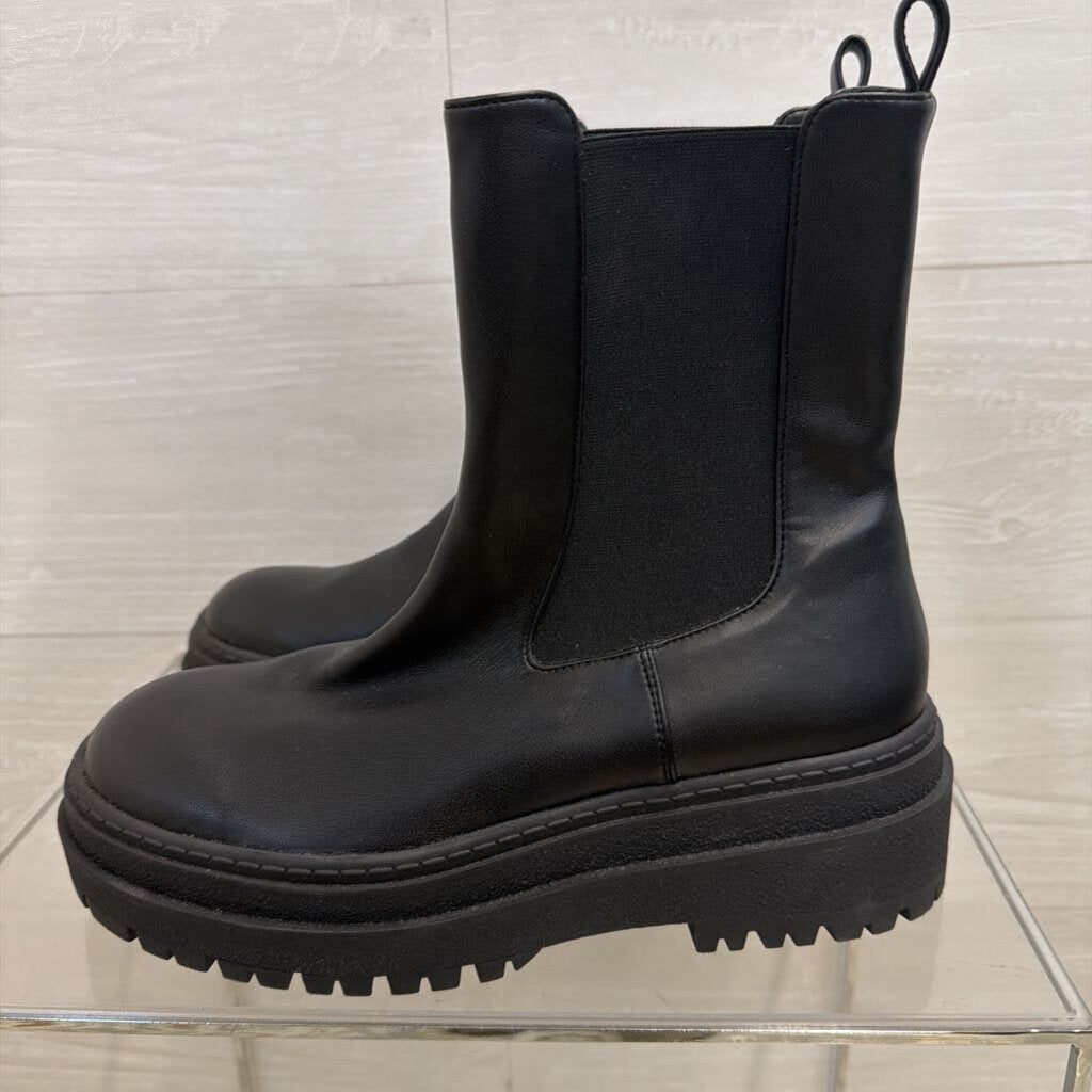 Good American Black Chelsea Lug Sole Combat Boots 8.5