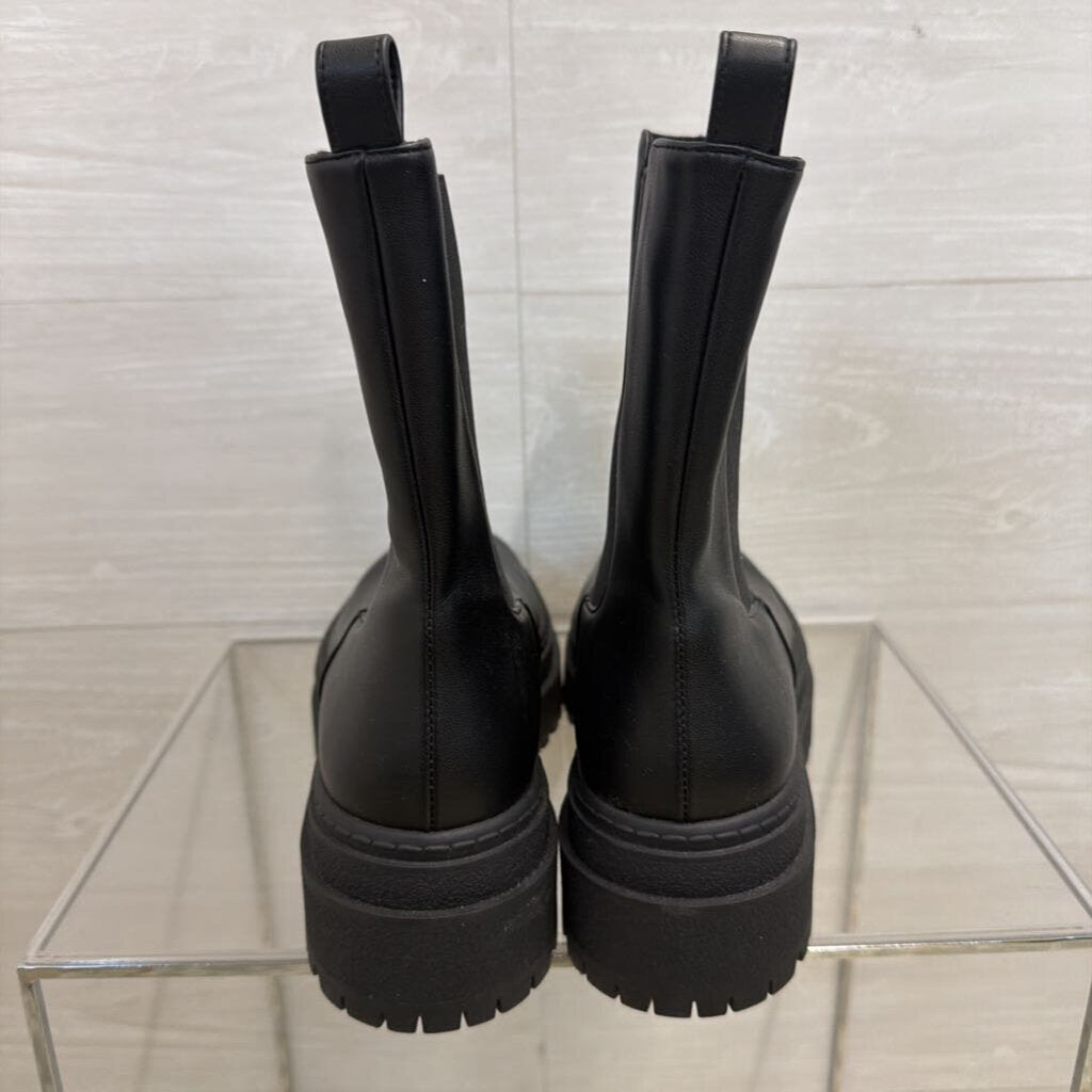Good American Black Chelsea Lug Sole Combat Boots 8.5
