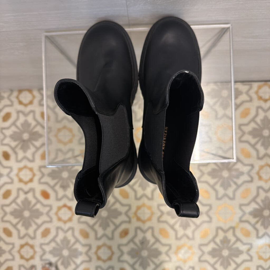 Good American Black Chelsea Lug Sole Combat Boots 8.5