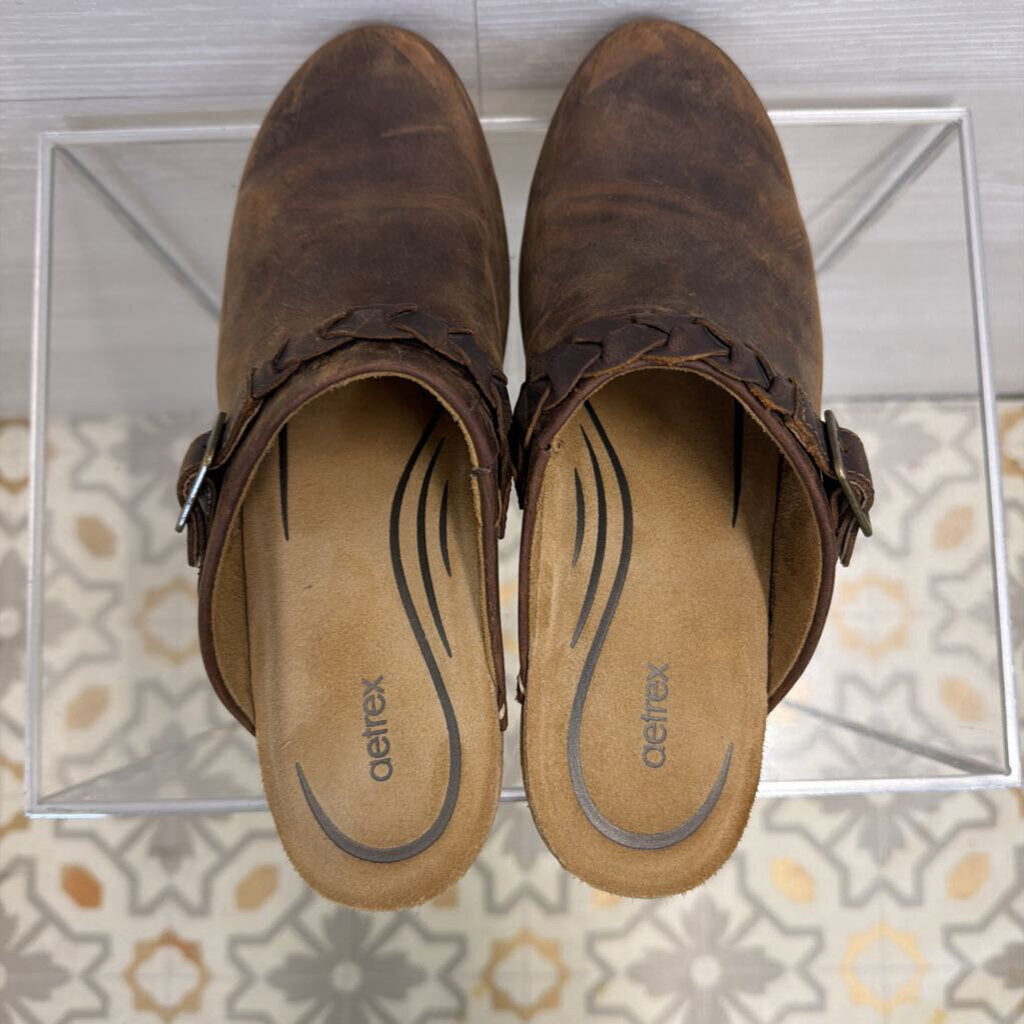 Aetrex Brown Leather Braided Buckle Clogs 42