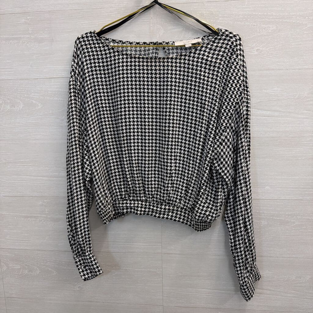 Black and White Houndstooth Long Sleeve Medium