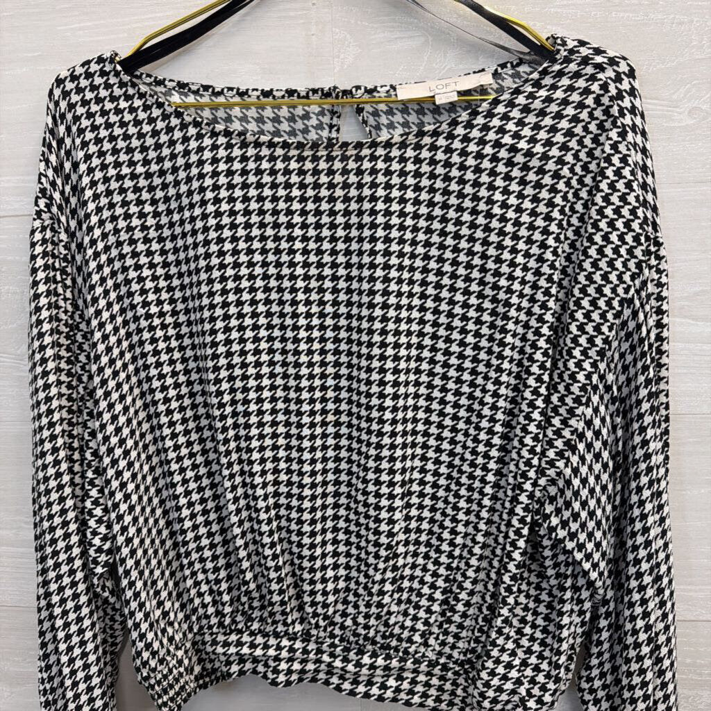 Black and White Houndstooth Long Sleeve Medium