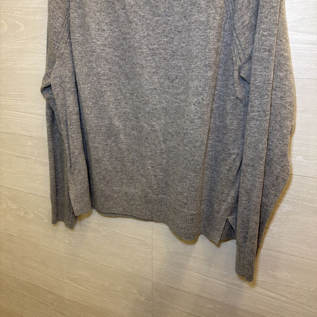 J Crew Grey Knit Long Sleeve Top Large