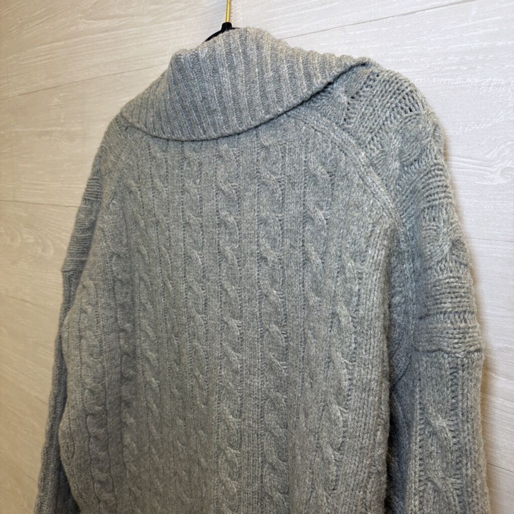 Abercrombie and Fitch Grey V Neck Knit Sweater Medium