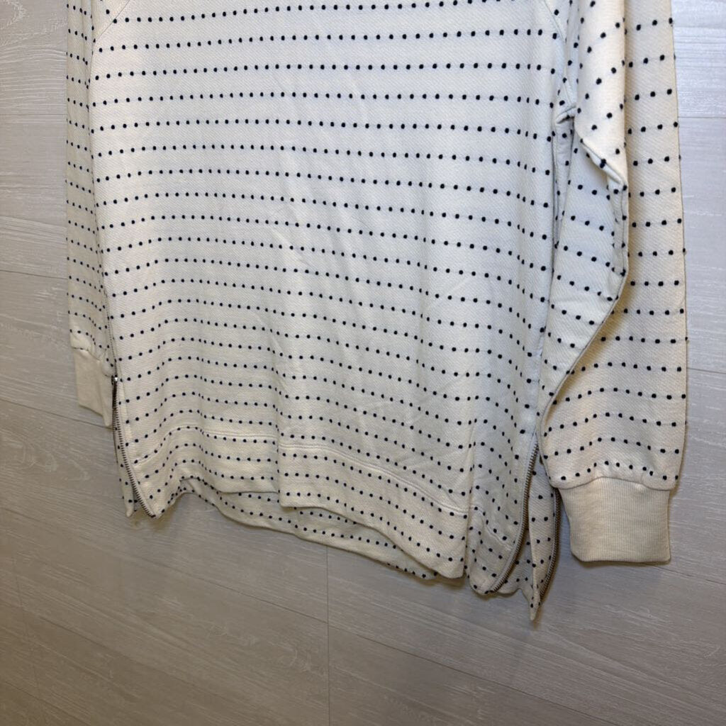 Cream/Navy Long Sleeve Pull Over Zipper Top Extra Small