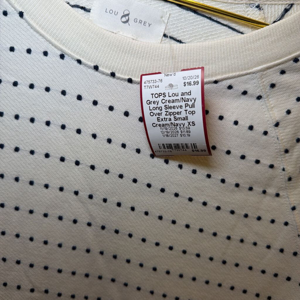 Cream/Navy Long Sleeve Pull Over Zipper Top Extra Small
