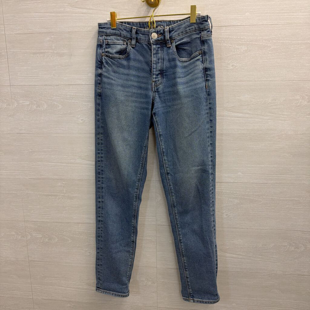 American Eagle Tomgirl Medium Wash Jeans 4 Tall