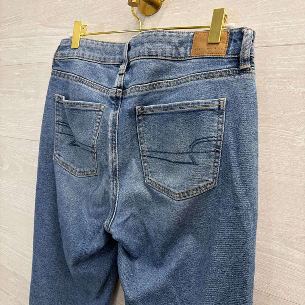 American Eagle Tomgirl Medium Wash Jeans 4 Tall
