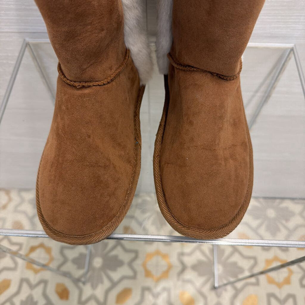 Rampage Brown/ White Suede Faux Fur Puffen Boots 6