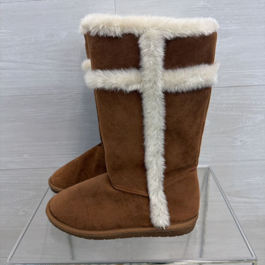 Rampage Brown/ White Suede Faux Fur Puffen Boots 6
