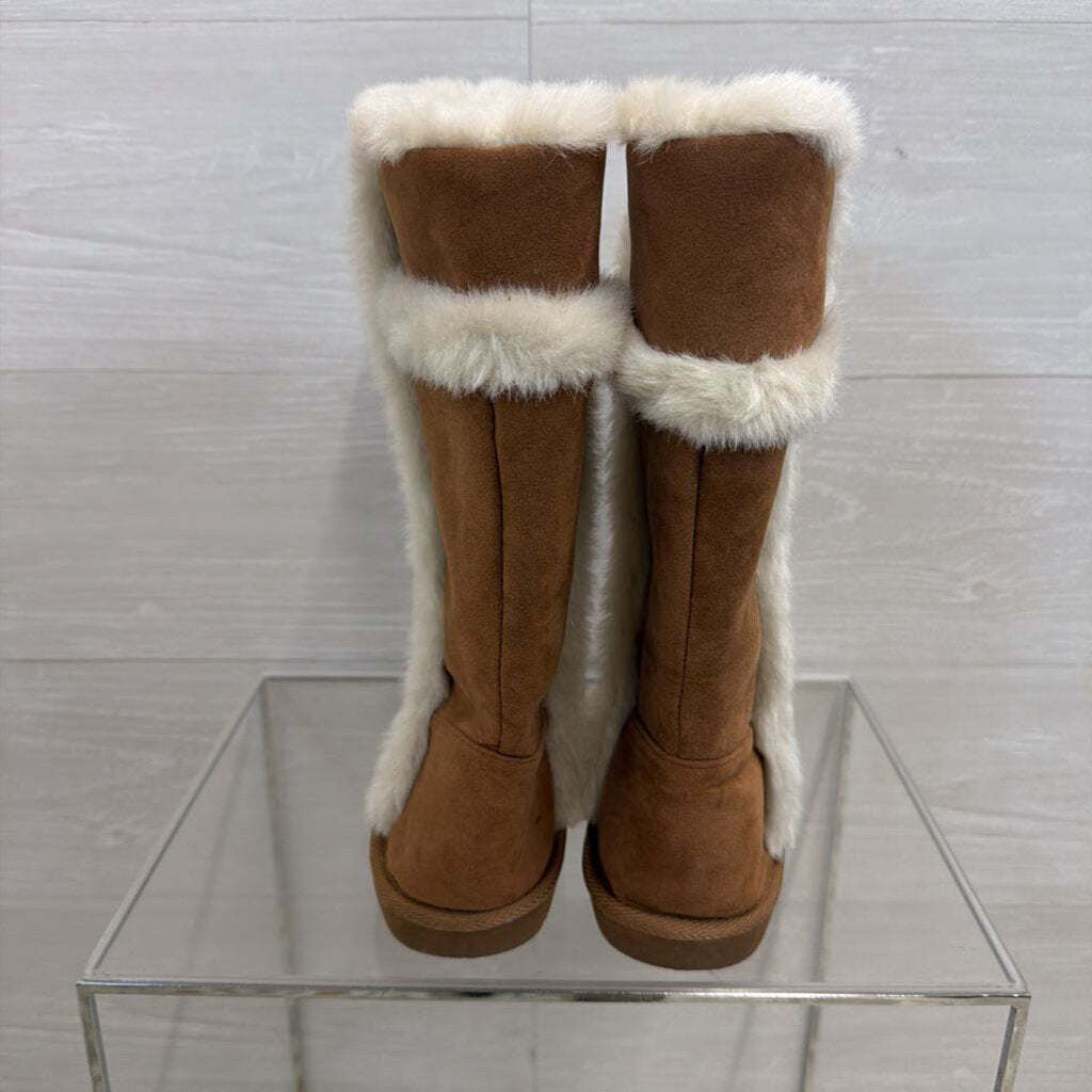 Rampage Brown/ White Suede Faux Fur Puffen Boots 6