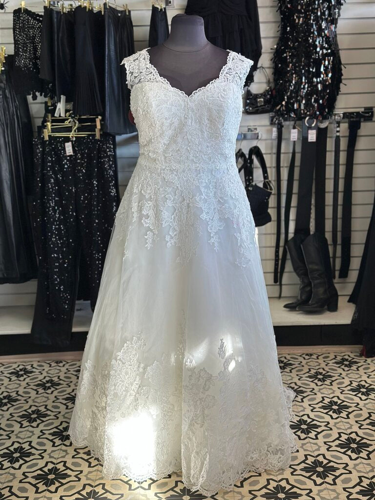 David's Bridal Lace A-Line Bridal Gown 9wg3850 Ivory 22W
