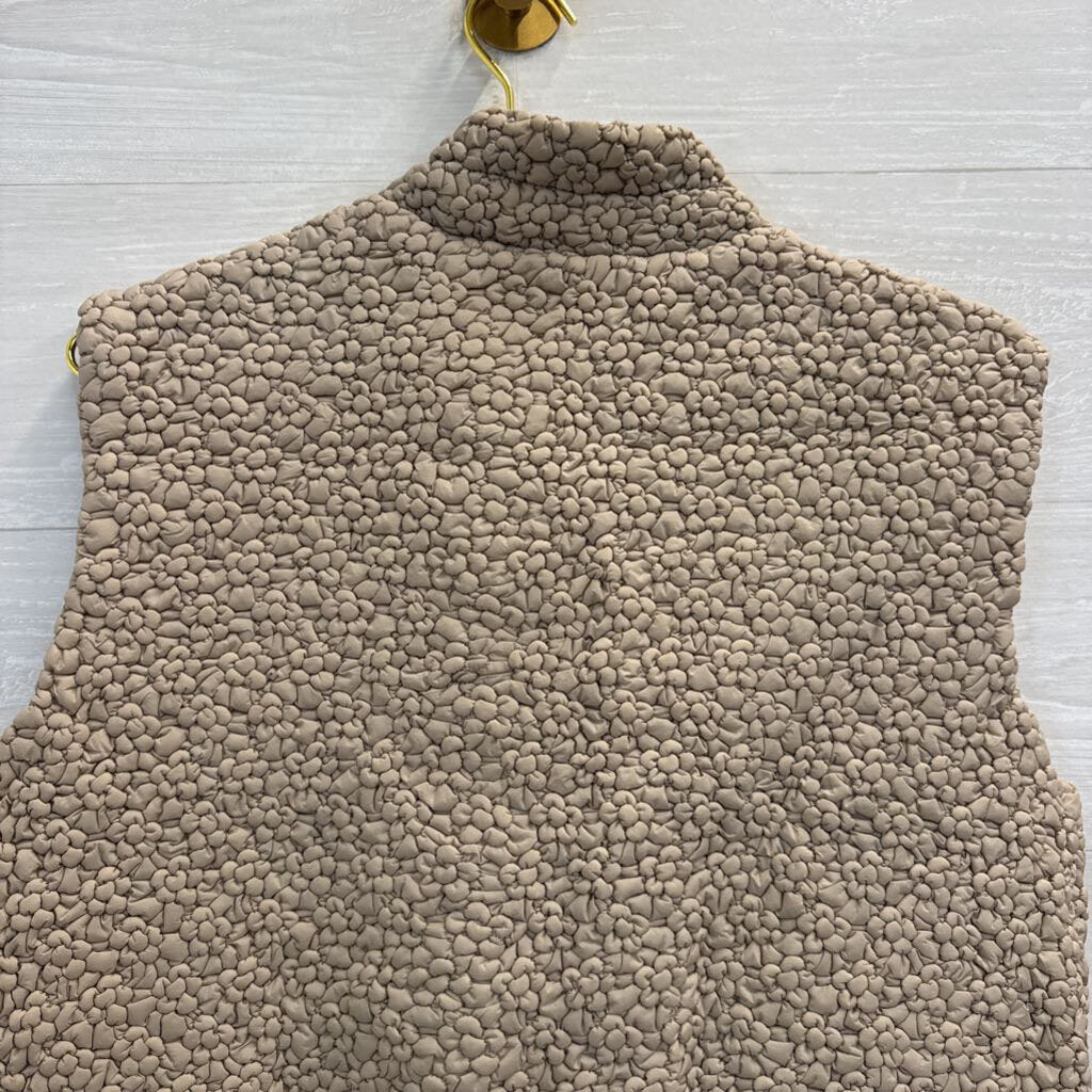 Current Air Beige Textured Cropped Quilting Vest Medium