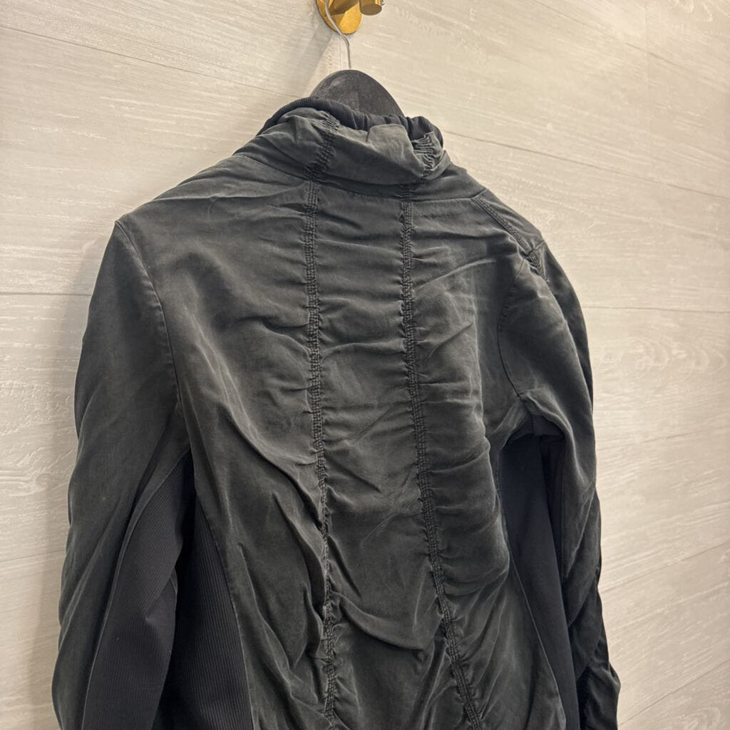 Lululemon Black/ Grey Reversible Cool Down Ruched Zip Up Jacket 8