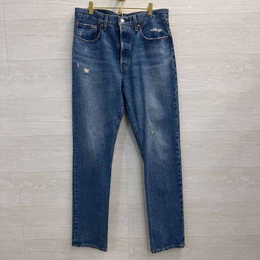 Levi Medium Wash 501 Straight Leg Jeans 30