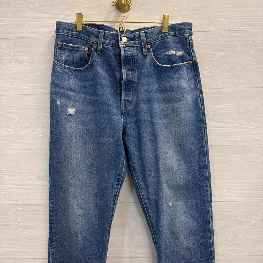 Levi Medium Wash 501 Straight Leg Jeans 30