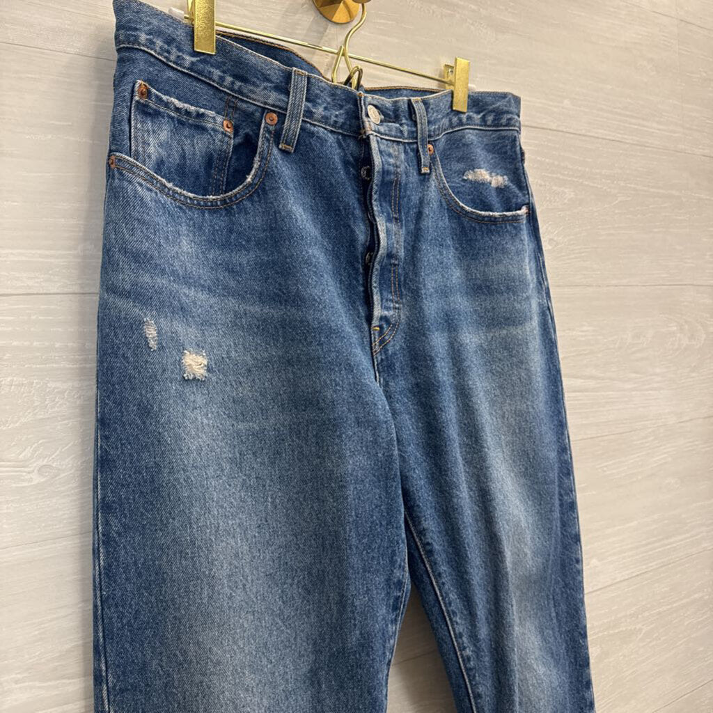 Levi Medium Wash 501 Straight Leg Jeans 30