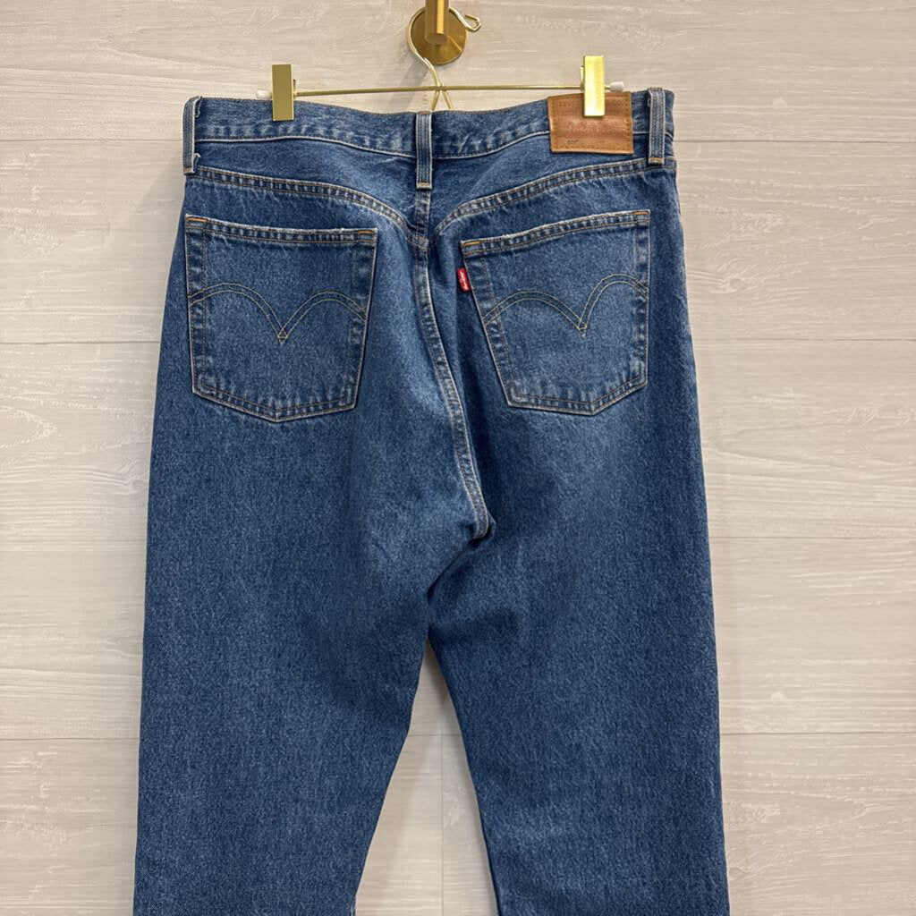 Levi Medium Wash 501 Straight Leg Jeans 30