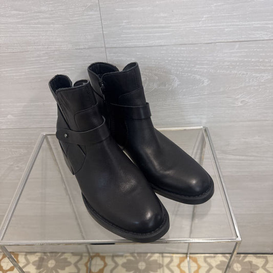 Born Black Leather Tori Ankle Boots 8.5